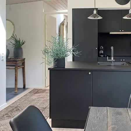 8 Person In Hornbaek-by Traum *